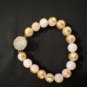 Elegant Gold and Cream Beaded Bracelet